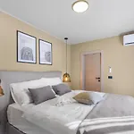 Mit Eigenem Garten Und Terrasse By Interhome Appartamento *