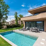 Mit Eigenem Garten Und Terrasse By Interhome Appartamento