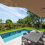 Mit Eigenem Garten Und Terrasse By Interhome