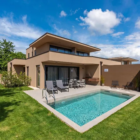 Mit Eigenem Garten Und Terrasse By Interhome 公寓 *