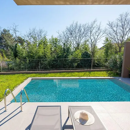 Mit Eigenem Garten Und Terrasse By Interhome *