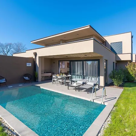 Mit Eigenem Garten Und Terrasse By Interhome 公寓