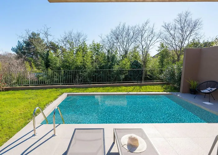 Mit Eigenem Garten Und Terrasse By Interhome *