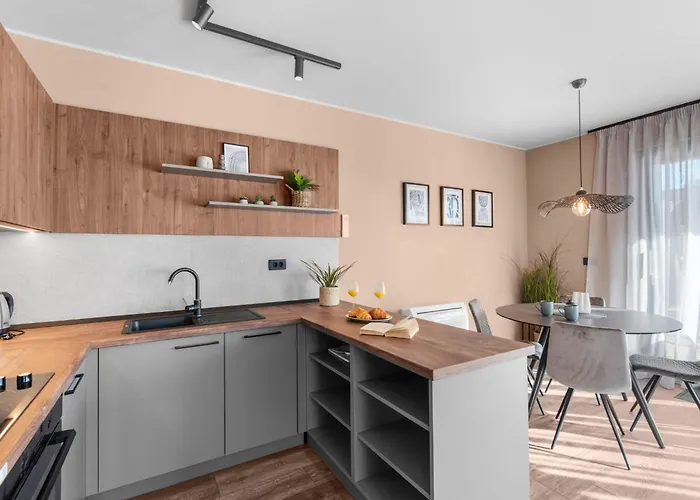 Mit Eigenem Garten Und Terrasse By Interhome Apartman *