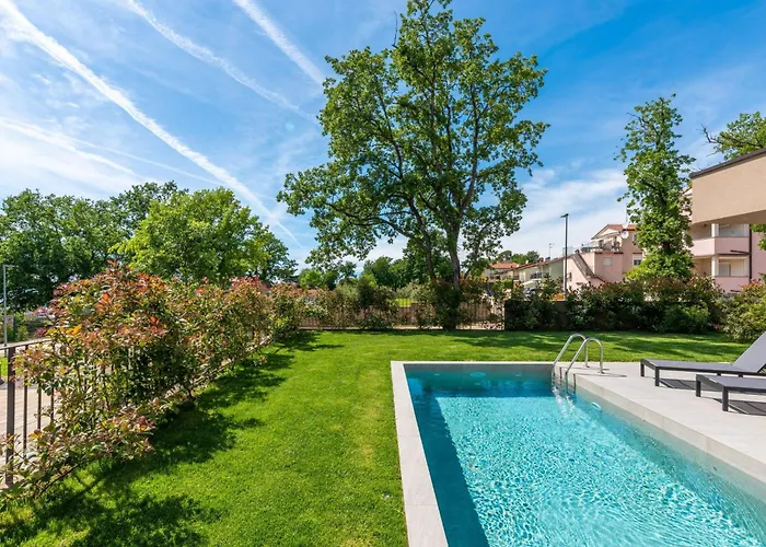 Mit Eigenem Garten Und Terrasse By Interhome Apartman *