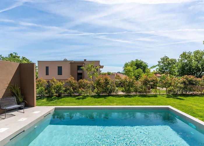 Mit Eigenem Garten Und Terrasse By Interhome *