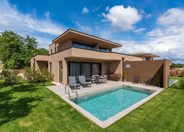 Mit Eigenem Garten Und Terrasse By Interhome Daire *
